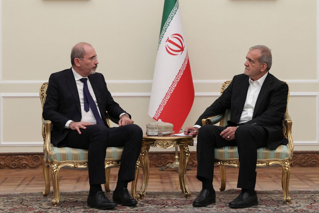 约旦外长罕见访问伊朗 呼吁停止暴力升级