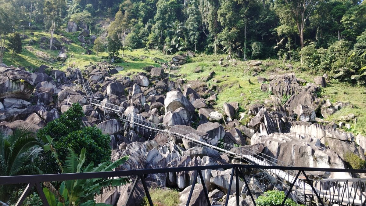 罗思义:金宝石林进行安全检测 民众勿闯石林 料年杪开放