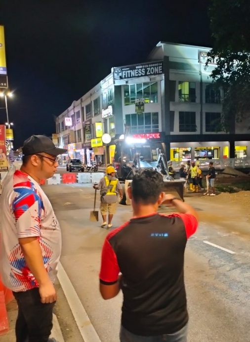 美园-医院路河桥泥石流失 今早完成临时修复 通车