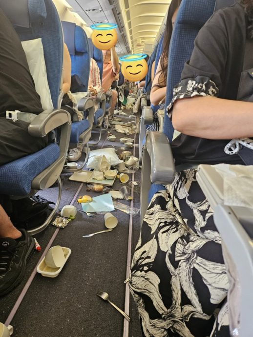 遇乱流狂晃15秒!韩班机飞机餐洒满地14人不适