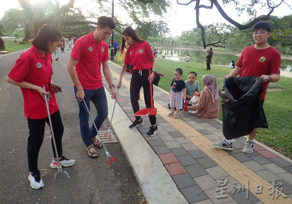 郑国霖指将探讨通过义工方式惩罚露天焚烧垃圾重犯者