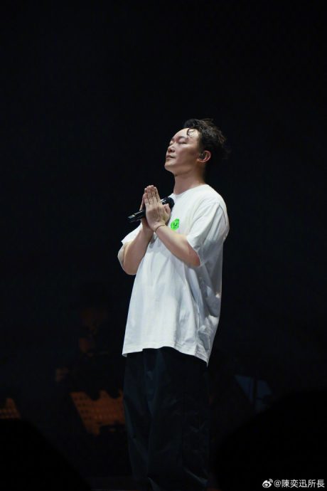 陈奕迅复唱被嘲赶收工 为看奥运赛事唱少10分钟?