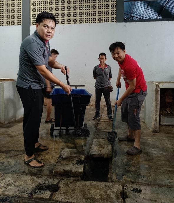 霹/后廊巴刹小贩受促妥善处理垃圾