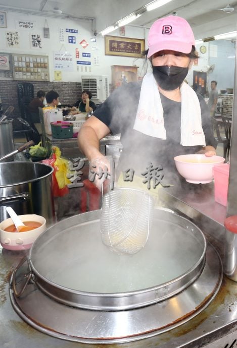 霹/版头/【人气美食】/大和园BB鸡丝河粉鸡香味浓 咖哩面惹味诱人