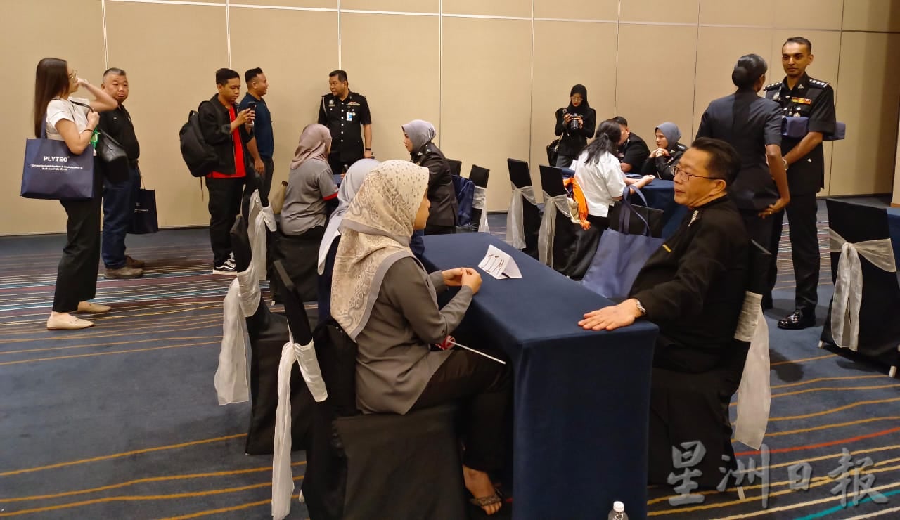 霹: 已签/封面主文/霹移民局631行动 逮1662外劳51雇主