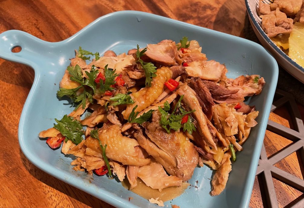 (4日见报)大都会-《食曾相识2.0》朋友的元气便当之滴鸡精