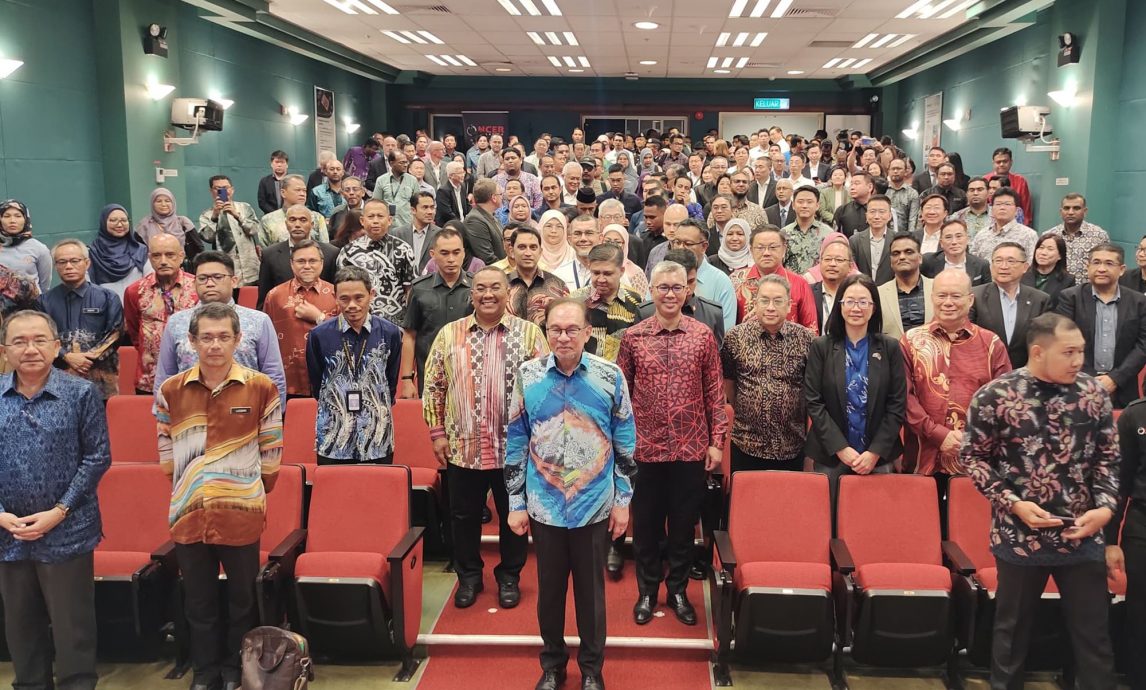 (全国版)首相:将与高教部探讨在北大开设工程系