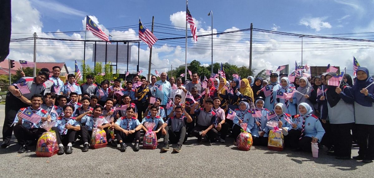 (全国版)马夫兹:慕尤丁贪恋权位(gila talak)。