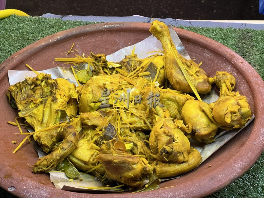 (古城封底主文)《用眼睛去旅游》:风车粉红市集