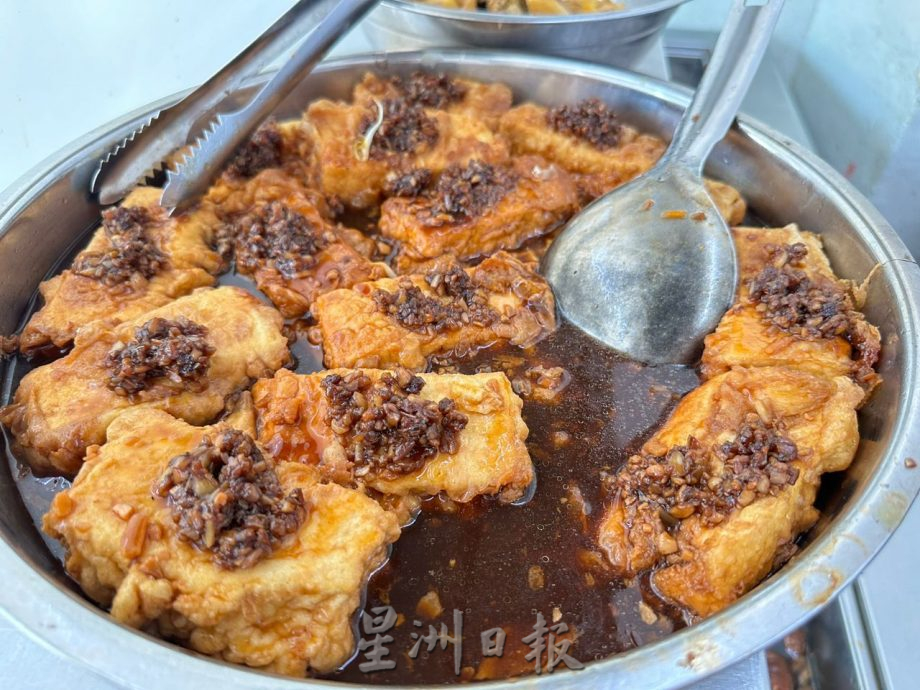 (古城封底主文)议员好介绍/骆慧茹