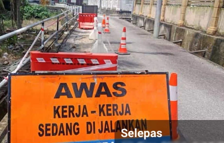 (古城版)吉双再也花园沟渠崩塌获修复