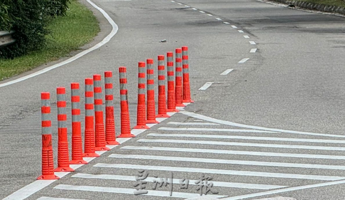 (古城版)防撞杆难察觉·司机险撞上 酿危机