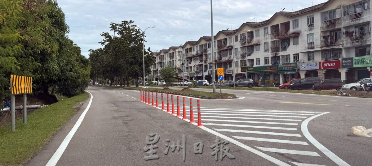 (古城版)防撞杆难察觉·司机险撞上 酿危机