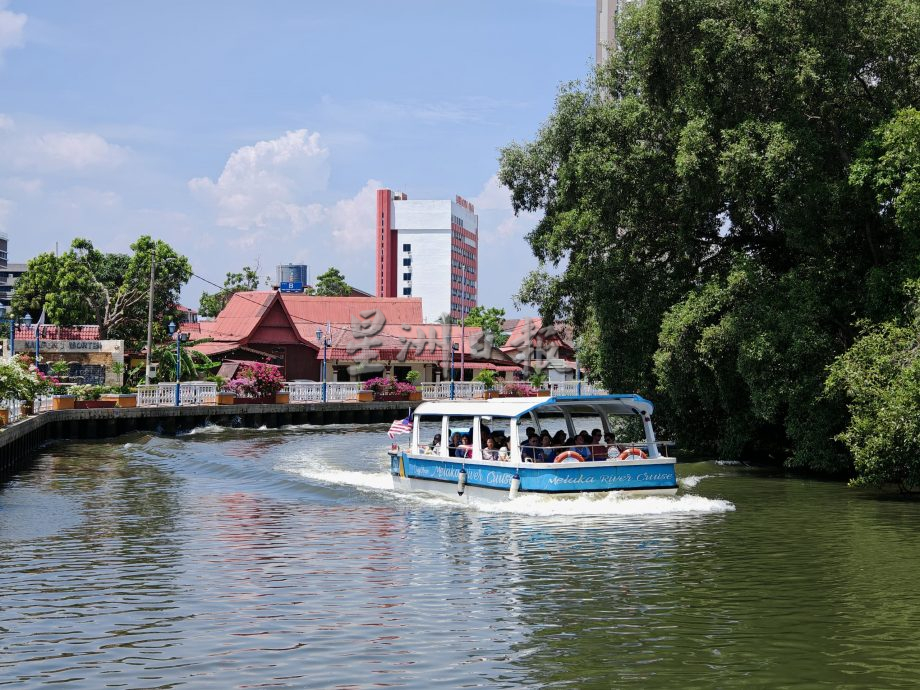 (古城第二版主文)甘榜摩登频频出现鳄鱼,这星期将设捕捉笼子