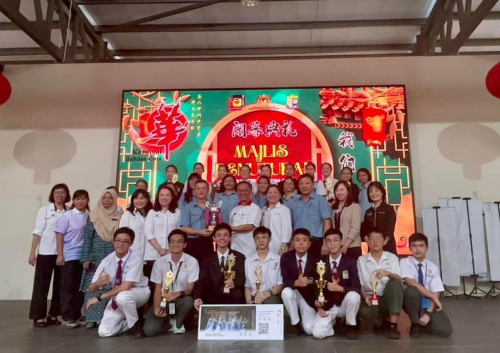 (古城第二版主文)第20届马六甲州中学华文嘉年华,育中夺全场总冠军