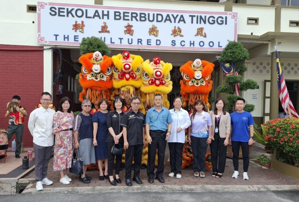 (古城第二版主文)第20届马六甲州中学华文嘉年华,育中夺全场总冠军