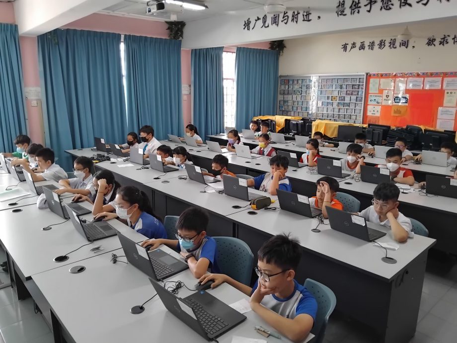 (古城第四版主文)《星洲日报》小学生时事问答赛全国同歩进行