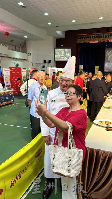 (古城第四版主文)画页-35人参与金厨赛 各显神通