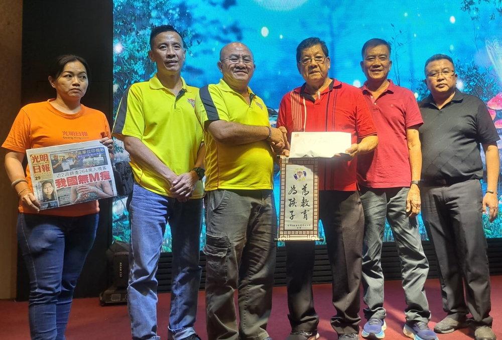 (大北马) 太子路过港高架桥施工封路 巴刹生意暴跌 别再拖了! /主