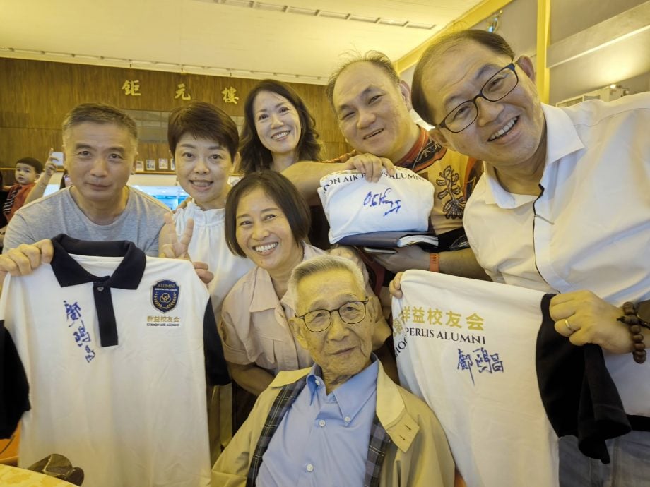 (大北马)加央群益华小前校长邝鸥昌与世长辞,享耆寿96岁高龄