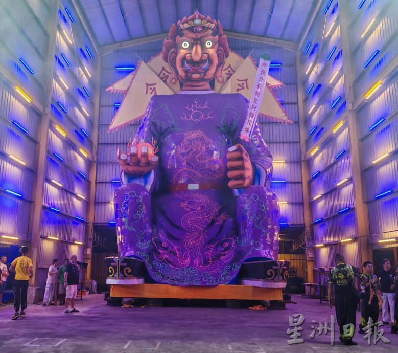 (大北马)吉打默贡斗母宫最大尊大士爷回銮旺西南方,龙袍突破469件。