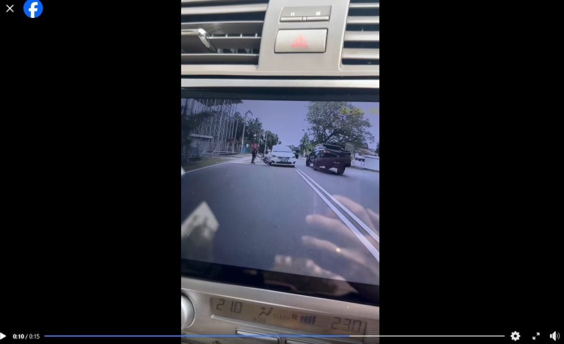 (大北马)向车子丢脚车,警方证实肇事男是自闭