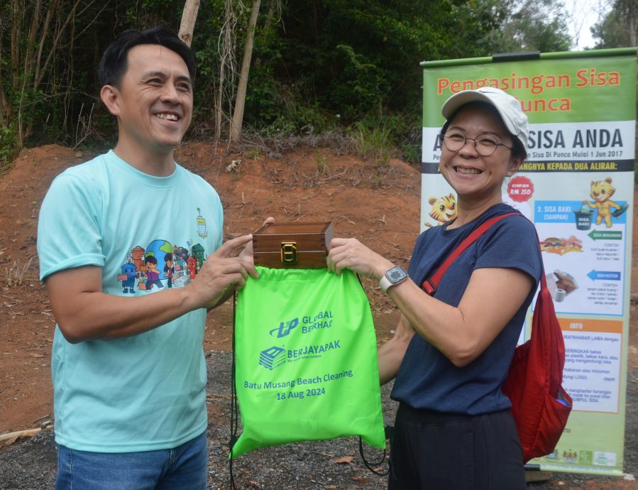 (大北马)峇都姆桑海清洁滩运动
