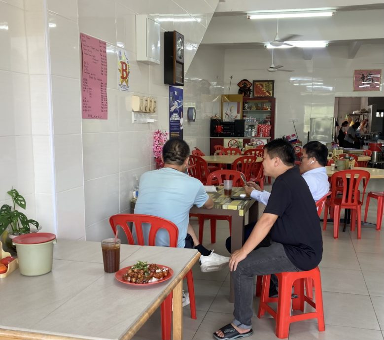 (已签发)全国:中国男子抵拉美士 找网恋1年半女友却查无此人