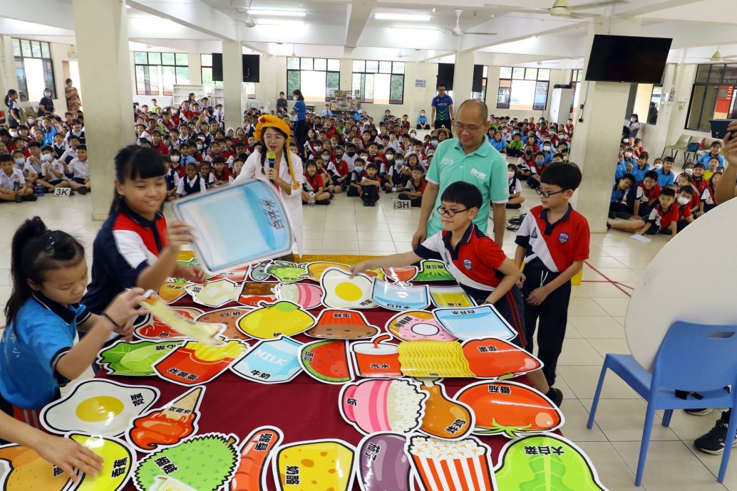 (已签发)柔:【本报活动】营养均衡早餐供学习能量,明德华小学生要好好吃早餐