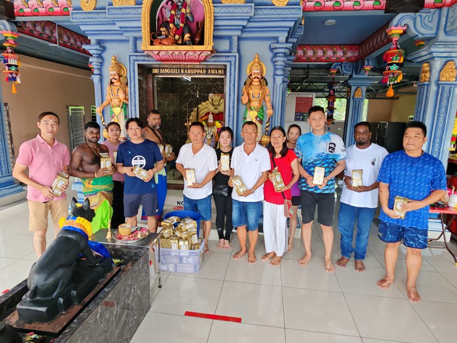 (已签发)柔:**可版头**峇斯里善吉利卡鲁巴庙,办5天神诞庆典华印一家亲