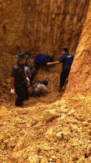 (已签发)柔:土崩掩埋警员建筑工地 旧炸弹成功引爆