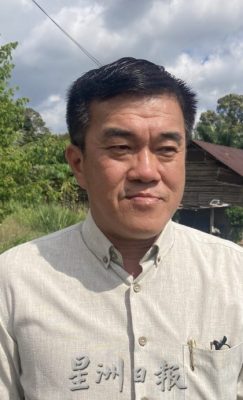 (已签发)柔:**封面**野象出没彼咯巴当 逾千棵香蕉、油棕树遭破坏啃食