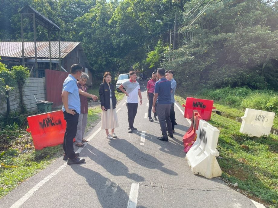 (已签发)柔:**显刊**大古来发生道路塌陷暂时关闭 陈韦澌:承包商明日展开维修工作