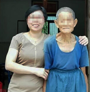 (已签发)柔:狮城二三事:飞机满座错过父忌日 女子泪洒机场