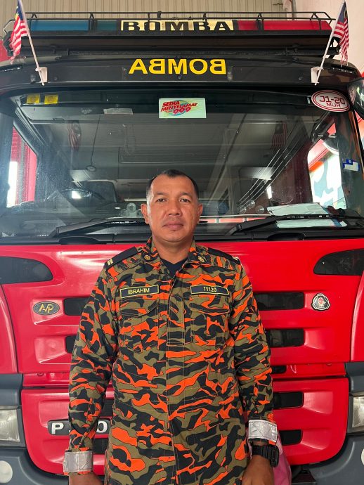 (已签发)柔:面团压片机器“咬”手,女员工左手多处骨折