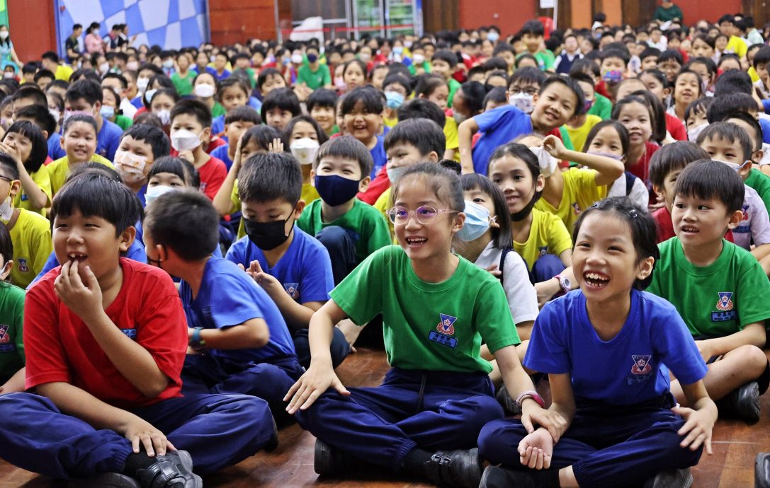 (版4头)本报活动/大都会/坤成一校 全国小学健康校园运动