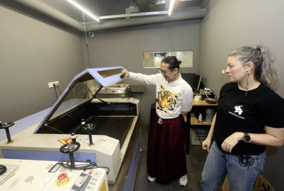 时尚设计师 需找到自己的风格和立足点