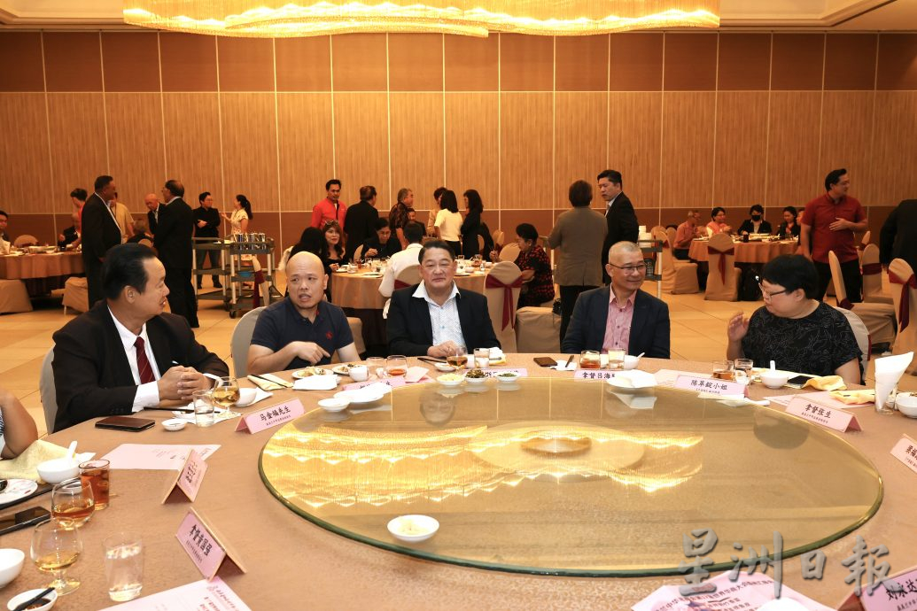 NS芙蓉/森中总成世界华商大会会后旅游承办单位之一,接待国外企业代表来森考察商机
