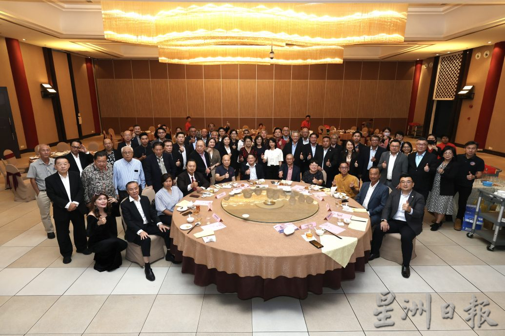 NS芙蓉/森中总成世界华商大会会后旅游承办单位之一,接待国外企业代表来森考察商机