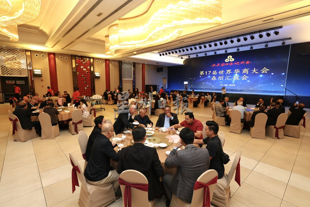 NS芙蓉/森中总成世界华商大会会后旅游承办单位之一,接待国外企业代表来森考察商机