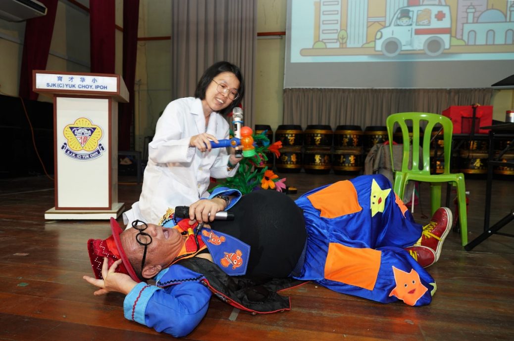 p2 霹/版头/“均衡营养从早餐开始” 育才华小学生乐中学