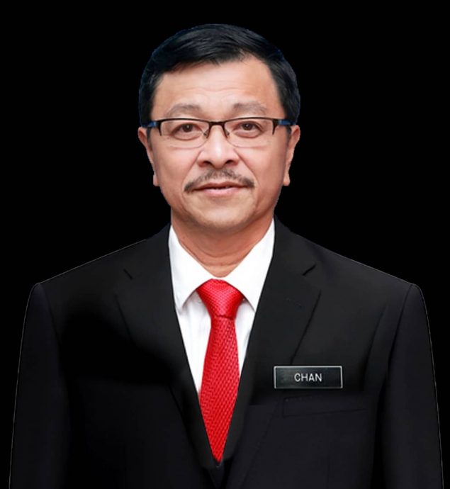 11/9见报霹：学海学记/主文/三德华中年年有新意 开创不一样的教师节