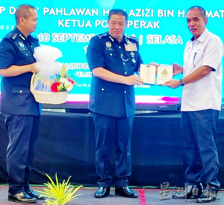 58岁华商女律师 网络爱情欺诈失175万