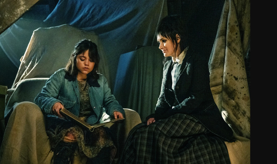 《Beetlejuice Beetlejuice》一再幻灭、一再复的暗黑嘉年华