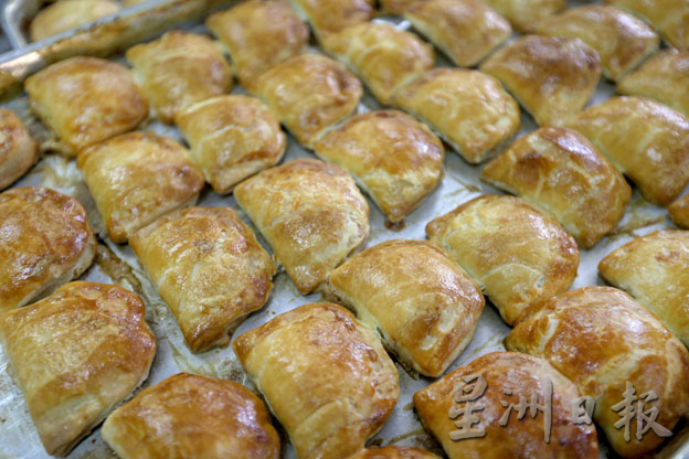 【一日五餐之绝味手信篇/爱乡椰壳炭烧香饼】古早味窑烤香饼,裹满手作的温度
