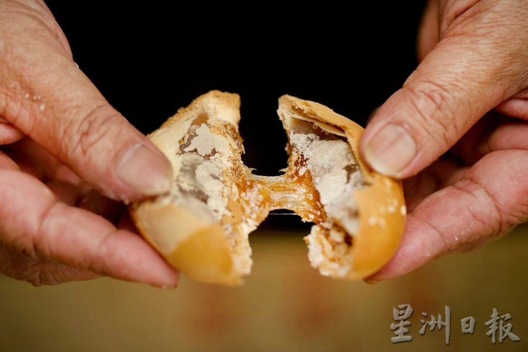 【一日五餐之绝味手信篇/爱乡椰壳炭烧香饼】古早味窑烤香饼,裹满手作的温度