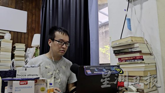 【还是要读书/02】阅读播客|芝士份子:深信书本的力量,播客说书你来听书