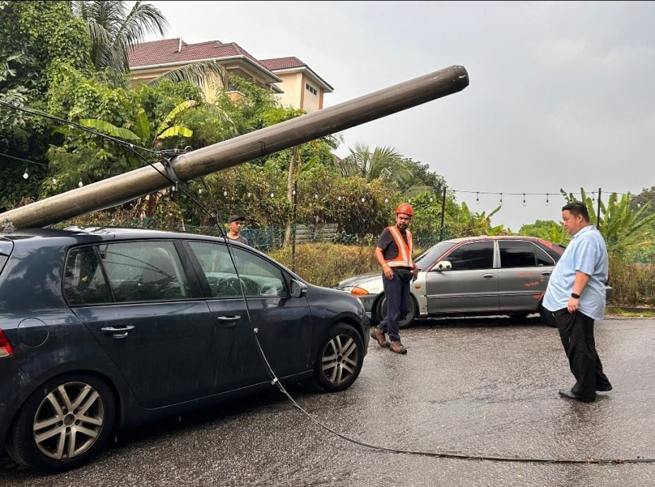 下夜报和签发-洋灰罗里拉扯电线,柱子倒下压中一车/2图
