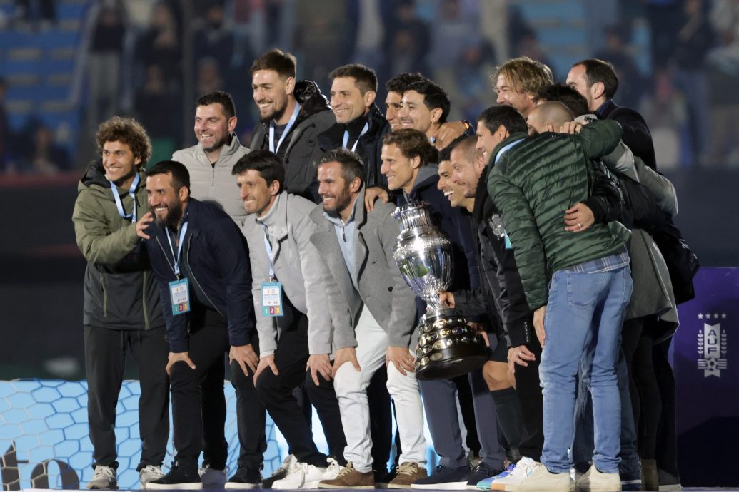 世界杯入选赛| 乌拉圭传奇正式谢幕 别了,苏神!