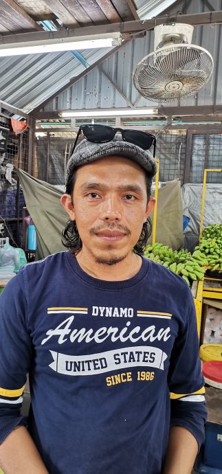 东:中秋节柚子吸引友族,沙巴甜柚空降抢市。